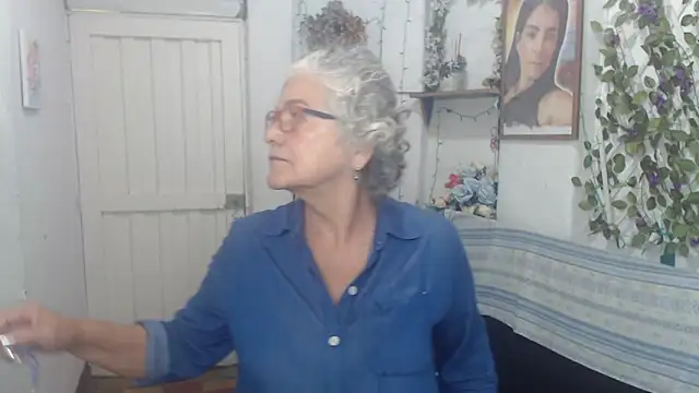 FunnyGrandma online show from September 25, 2025, 11:30 pm