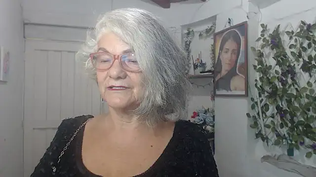 FunnyGrandma online show from October 3, 2025, 11:35 pm