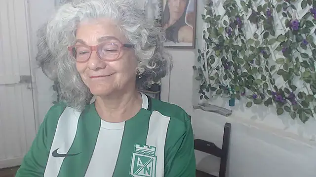 FunnyGrandma online show from November 14, 2025, 1:26 am