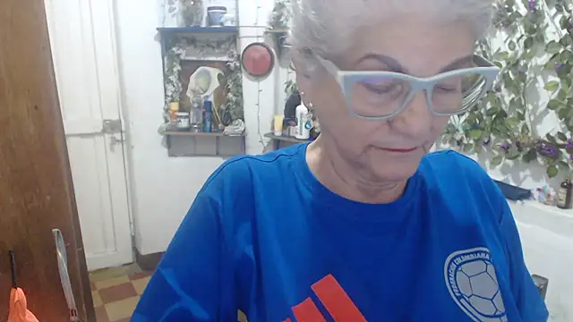 FunnyGrandma online show from July 4, 2026, 1:12 am