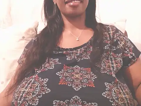 Snapshot of MissTits chatting on March 20, 2025, 1:13 am MissTits online show from March 20, 2025, 1:13 am