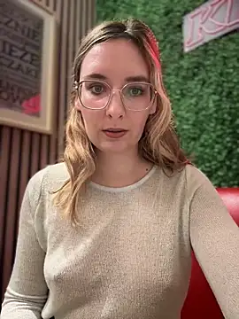 Snapshot of The_Snowwhitee chatting on December 7, 2024, 7:43 pm The Snowwhitee online show from December 7, 2024, 7:43 pm