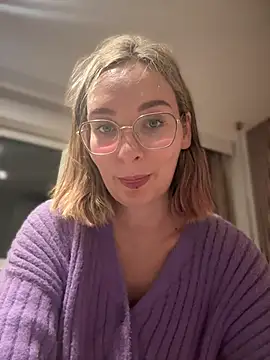 Snapshot of The_Snowwhitee chatting on December 28, 2024, 5:57 pm The Snowwhitee online show from December 28, 2024, 5:57 pm