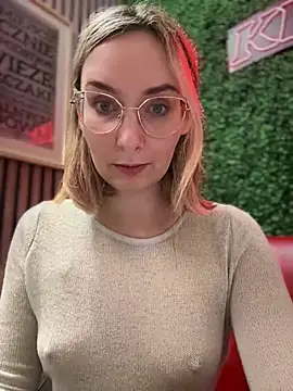 Snapshot of The_Snowwhitee chatting on January 11, 2025, 9:15 pm The Snowwhitee online show from January 11, 2025, 9:15 pm