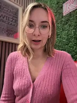 Snapshot of The_Snowwhitee chatting on February 9, 2025, 9:16 am The Snowwhitee online show from February 9, 2025, 9:16 am