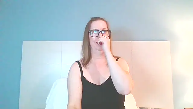 Snapshot of SweetandNaughty1 chatting on January 10, 2025, 1:42 am SweetandNaughty1 online show from January 10, 2025, 1:42 am