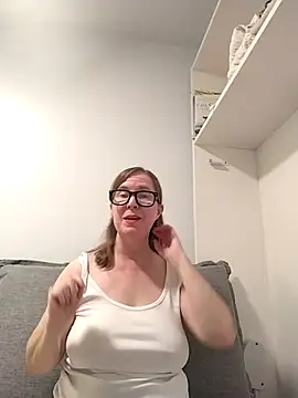 Snapshot of SweetandNaughty1 chatting on October 27, 2025, 9:19 pm SweetandNaughty1 online show from October 27, 2025, 9:19 pm