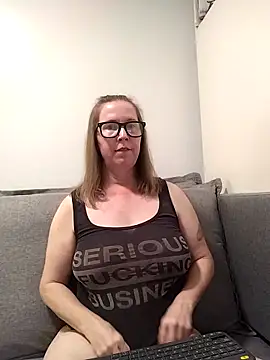 Snapshot of SweetandNaughty1 chatting on November 7, 2025, 5:51 am SweetandNaughty1 online show from November 7, 2025, 5:51 am