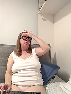 Snapshot of SweetandNaughty1 chatting on December 3, 2025, 8:18 pm SweetandNaughty1 online show from December 3, 2025, 8:18 pm