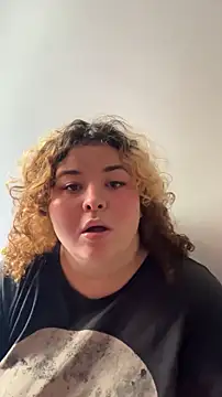 Snapshot of valentinny chatting on July 1, 2026, 5:02 pm valentinny online show from July 1, 2026, 5:02 pm