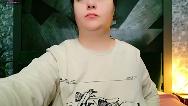 Snapshot of AleshaArabian chatting on January 13, 2025, 8:48 pm AleshaArabian online show from January 13, 2025, 8:48 pm