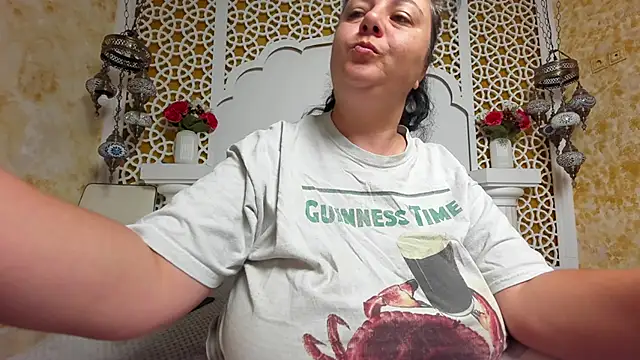 Snapshot of AleshaArabian chatting on September 23, 2025, 2:36 am AleshaArabian online show from September 23, 2025, 2:36 am