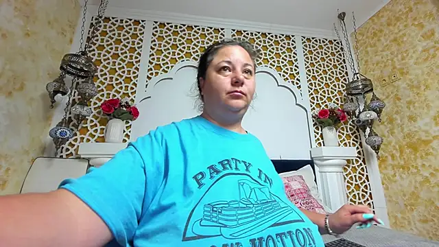 Snapshot of AleshaArabian chatting on September 25, 2025, 2:15 am AleshaArabian online show from September 25, 2025, 2:15 am