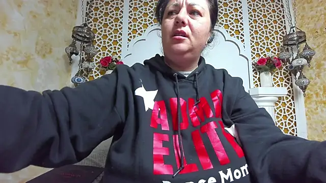 Snapshot of AleshaArabian chatting on October 14, 2025, 2:23 am AleshaArabian online show from October 14, 2025, 2:23 am