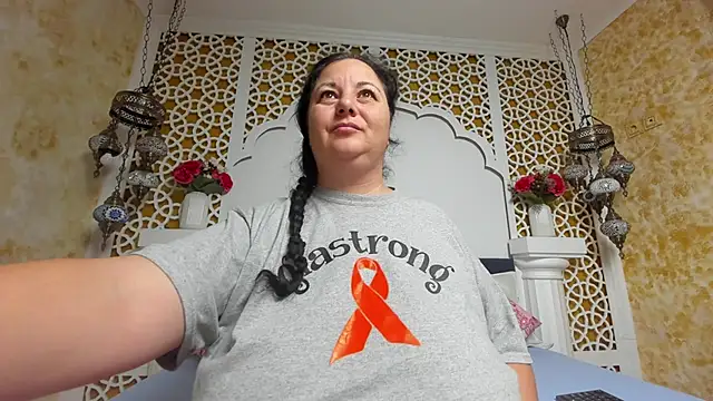 Snapshot of AleshaArabian chatting on November 24, 2025, 5:29 am AleshaArabian online show from November 24, 2025, 5:29 am