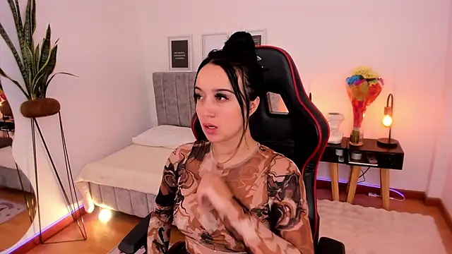 EmmyEvans1 online show from March 7, 2025, 8:00 pm