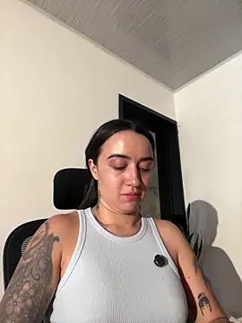 EmmyEvans1 online show from October 13, 2025, 7:36 pm