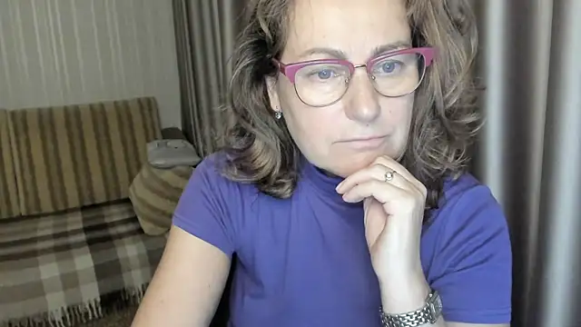 lauraoven online show from December 10, 2024, 1:11 pm