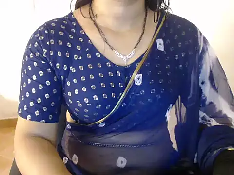 Snapshot of Open_Heart_Lennon chatting on November 18, 2025, 4:39 am Open Heart Lennon online show from November 18, 2025, 4:39 am