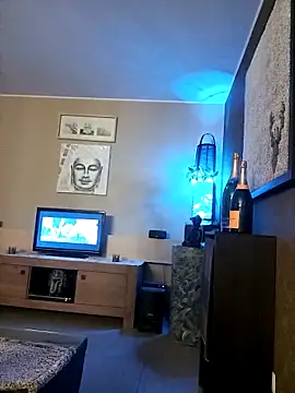 Antonio11111x online show from April 10, 2026, 5:28 pm