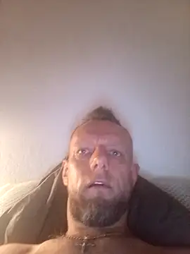 Kw8585kw online show from April 10, 2026, 1:55 am