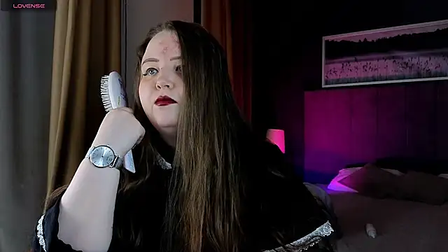 EMMA  CONNOR online show from October 14, 2025, 1:50 am