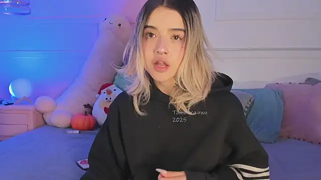 Snapshot of _Tammara_ chatting on November 14, 2025, 5:55 pm Tammara online show from November 14, 2025, 5:55 pm