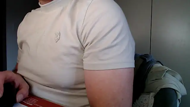 Snapshot of mrbigballs chatting on May 8, 2026, 6:57 pm mrbigballs online show from May 8, 2026, 6:57 pm