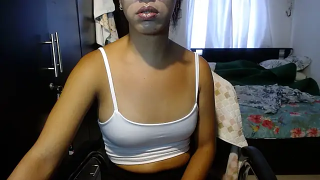 Snapshot of sensual_nataliee chatting on December 12, 2024, 7:04 pm sensual nataliee online show from December 12, 2024, 7:04 pm