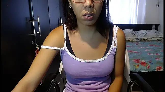 Snapshot of sensual_nataliee chatting on December 24, 2024, 1:50 pm sensual nataliee online show from December 24, 2024, 1:50 pm