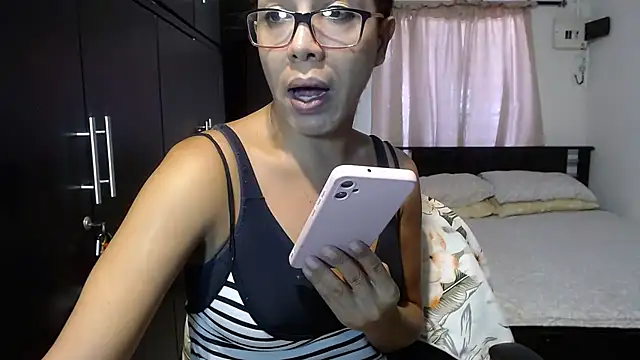 Snapshot of sensual_nataliee chatting on January 23, 2025, 5:52 pm sensual nataliee online show from January 23, 2025, 5:52 pm
