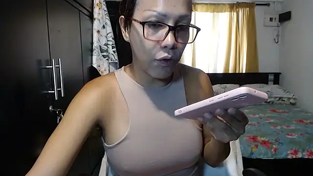 Snapshot of sensual_nataliee chatting on February 17, 2025, 4:04 pm sensual nataliee online show from February 17, 2025, 4:04 pm