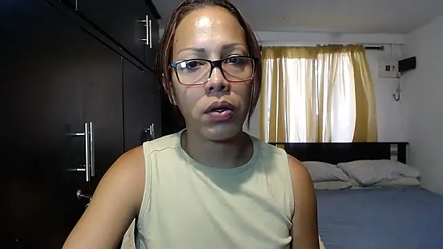 Snapshot of sensual_nataliee chatting on March 3, 2025, 6:01 pm sensual nataliee online show from March 3, 2025, 6:01 pm