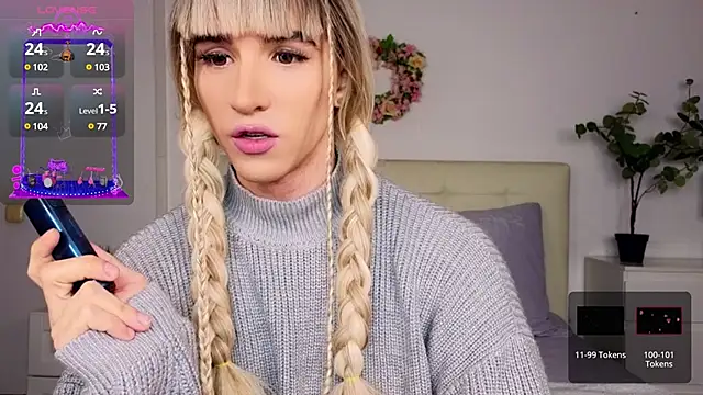 Snapshot of HelenSpellman chatting on December 5, 2024, 2:42 am HelenSpellman online show from December 5, 2024, 2:42 am