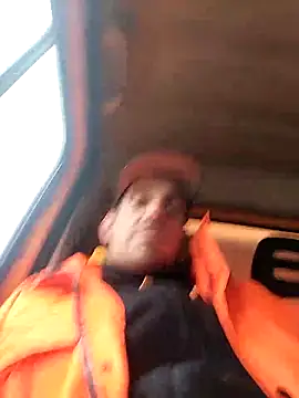 Snapshot of Codymc89 chatting on December 17, 2025, 9:37 am Codymc89 online show from December 17, 2025, 9:37 am