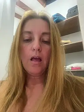 moniquerainx online show from January 3, 2025, 2:21 am