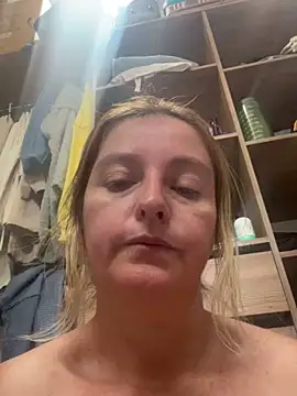 Snapshot of moniquerainx chatting on February 27, 2026, 3:01 pm moniquerainx online show from February 27, 2026, 3:01 pm