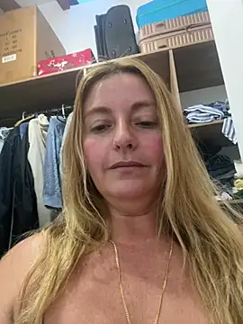 moniquerainx online show from June 19, 2026, 11:19 pm