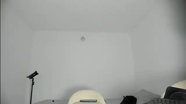 Snapshot of SARA_TS_FOX chatting on December 15, 2025, 6:45 pm SARA TS FOX online show from December 15, 2025, 6:45 pm