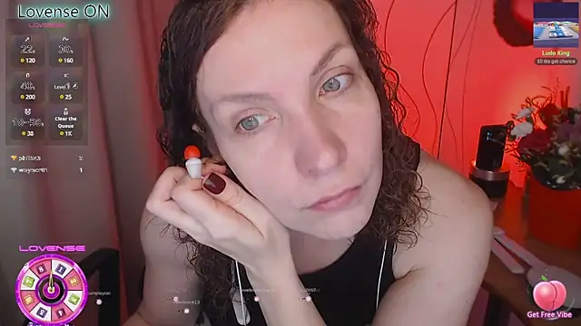 Snapshot of JohansonKatie chatting on February 17, 2025, 6:42 am JohansonKatie online show from February 17, 2025, 6:42 am