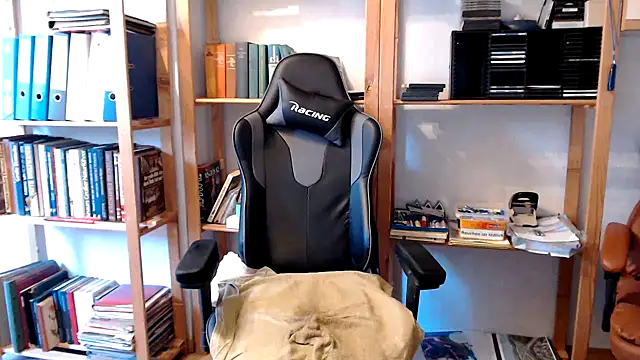 Snapshot of SchwanzhureXXL chatting on February 3, 2025, 10:25 am SchwanzhureXXL online show from February 3, 2025, 10:25 am