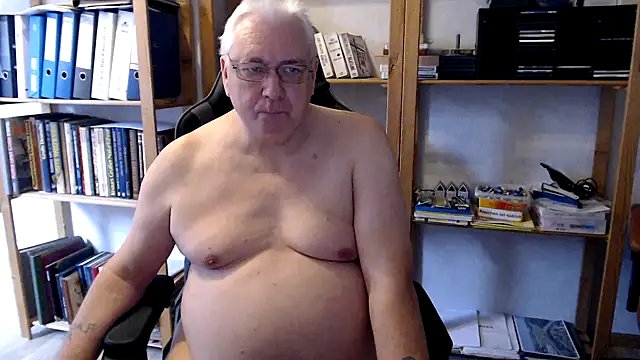 Snapshot of SchwanzhureXXL chatting on September 12, 2025, 1:33 pm SchwanzhureXXL online show from September 12, 2025, 1:33 pm