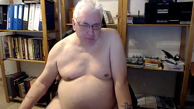 Snapshot of SchwanzhureXXL chatting on September 23, 2025, 4:15 am SchwanzhureXXL online show from September 23, 2025, 4:15 am