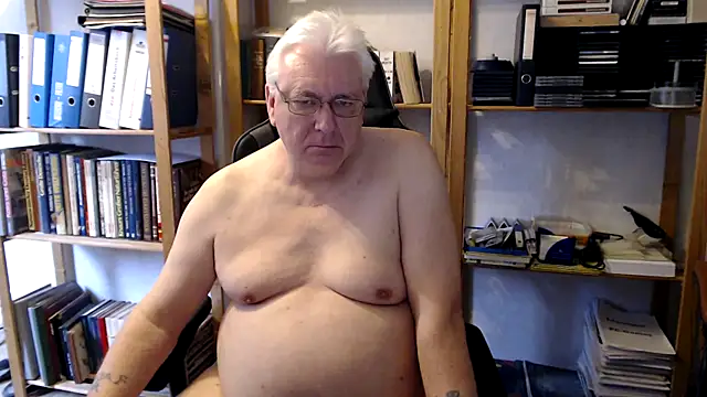 Snapshot of SchwanzhureXXL chatting on March 13, 2026, 9:49 am SchwanzhureXXL online show from March 13, 2026, 9:49 am