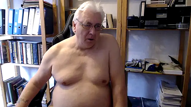 Snapshot of SchwanzhureXXL chatting on March 25, 2026, 11:05 am SchwanzhureXXL online show from March 25, 2026, 11:05 am