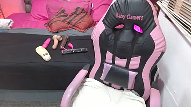 Snapshot of JEENEVIEVE chatting on June 20, 2026, 6:33 pm JEENEVIEVE online show from June 20, 2026, 6:33 pm