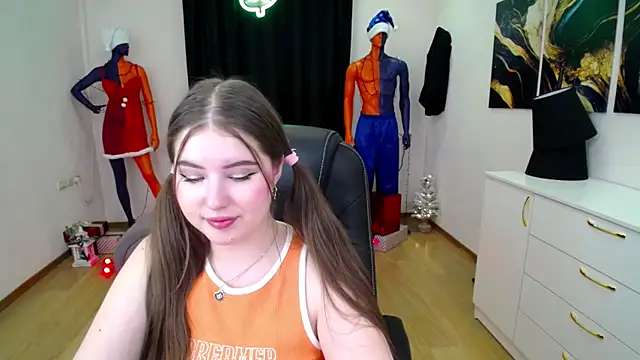 NicoleFoxery online show from December 30, 2024, 9:27 am