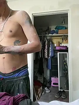 Snapshot of Prettyboiflaco chatting on February 3, 2025, 10:43 pm Prettyboiflaco online show from February 3, 2025, 10:43 pm