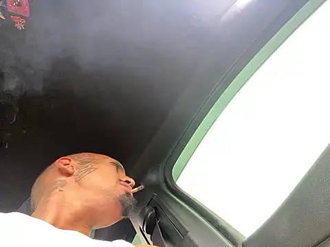 Snapshot of Prettyboiflaco chatting on March 4, 2025, 2:53 pm Prettyboiflaco online show from March 4, 2025, 2:53 pm