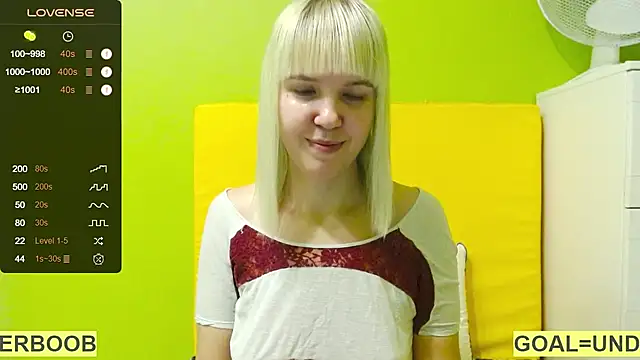 Snapshot of Ultra_Meow chatting on December 20, 2025, 11:39 am Ultra Meow online show from December 20, 2025, 11:39 am